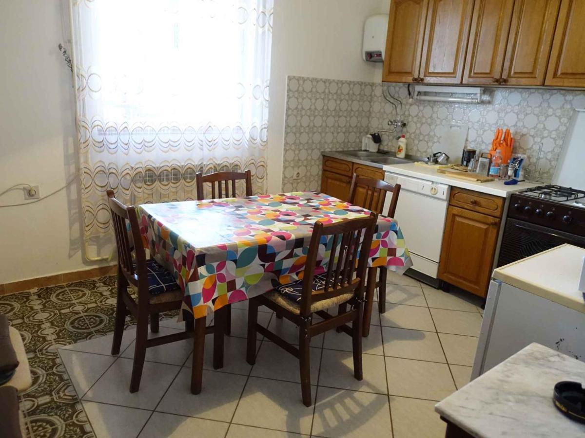 Apartment In Omisalj - Insel Krk 39736 Eksteriør bilde